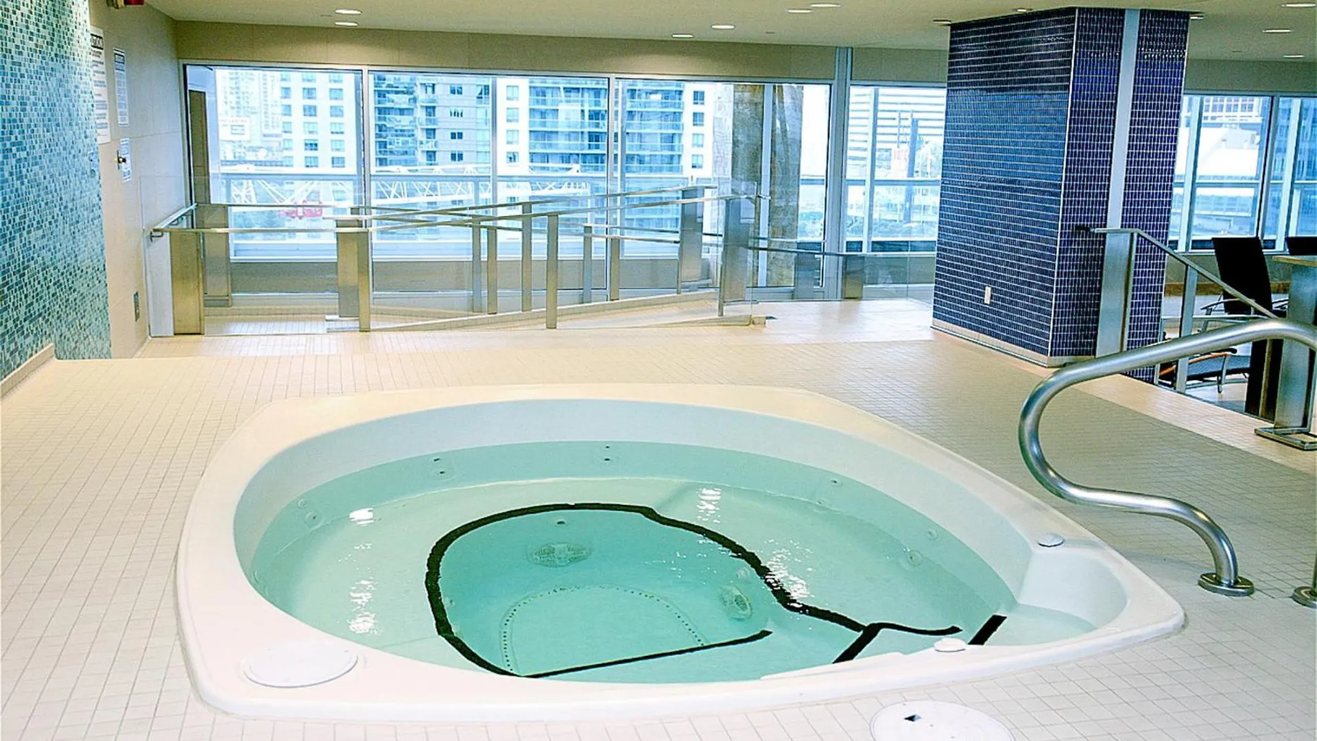 Apartment Stunning 1Br Condo In Heart Of Downtown Toronto Canada