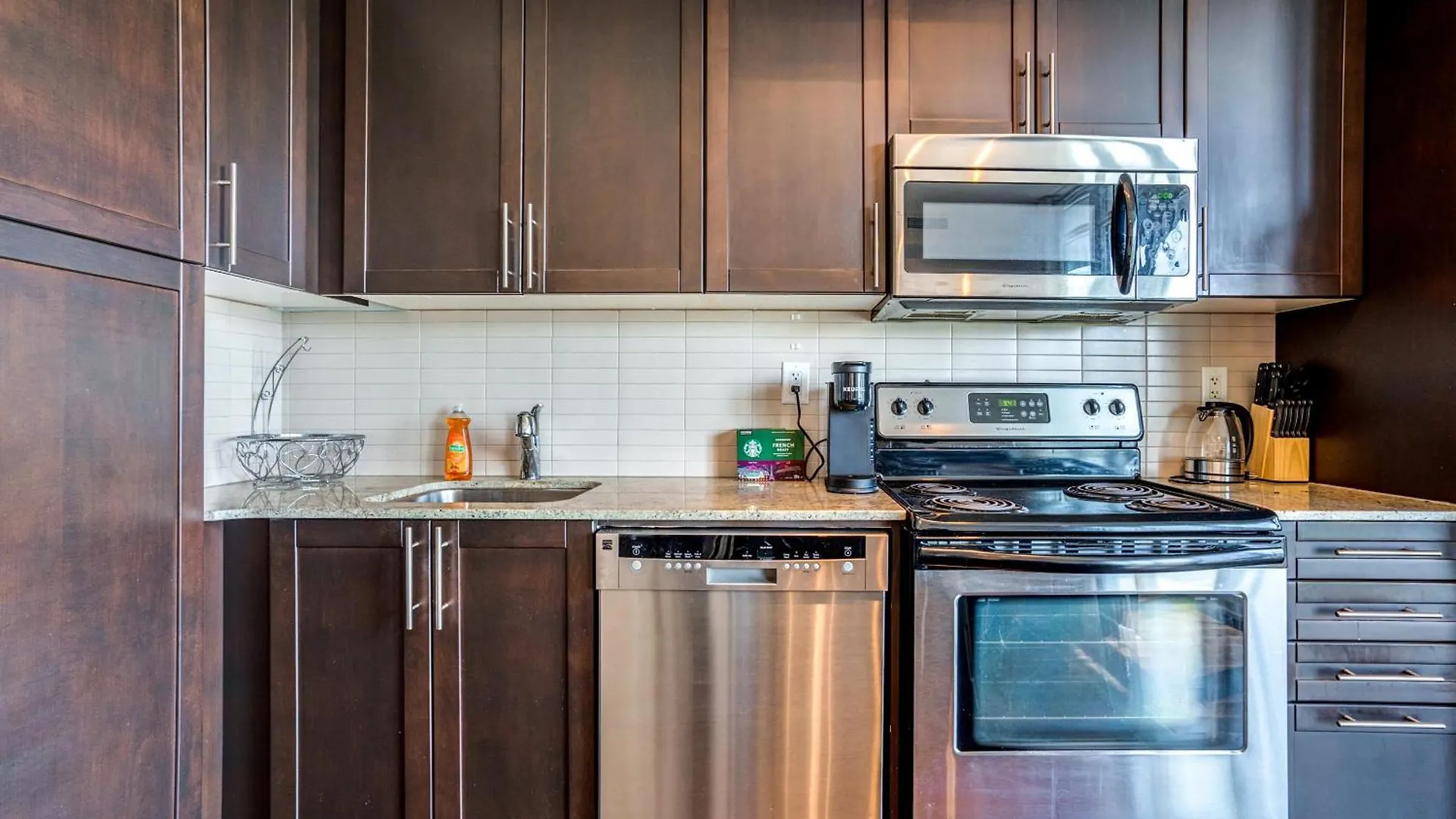 Stunning 1Br Condo In Heart Of Downtown Toronto 0*,  Canada