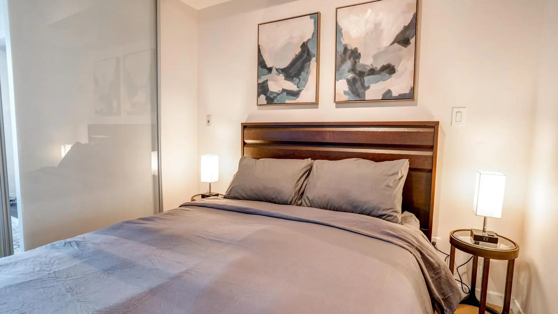 Stunning 1Br Condo In Heart Of Downtown Toronto Apartment
