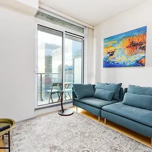  Apartment Minutes Walk To Scotiabank Arena,tiff, Mtcc,cn Tower Downtown